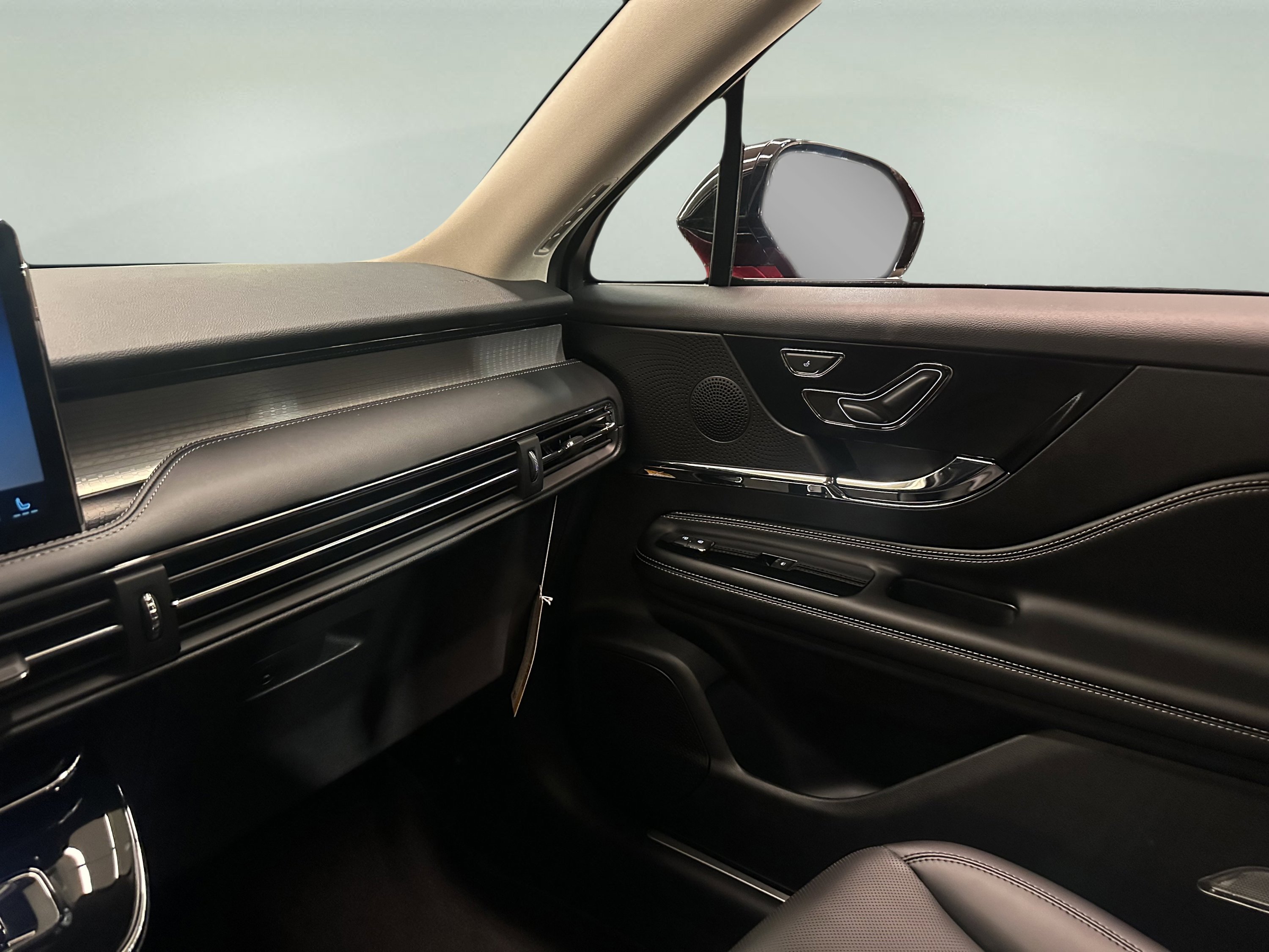 New 2026 Lincoln Corsair Premiere image 11