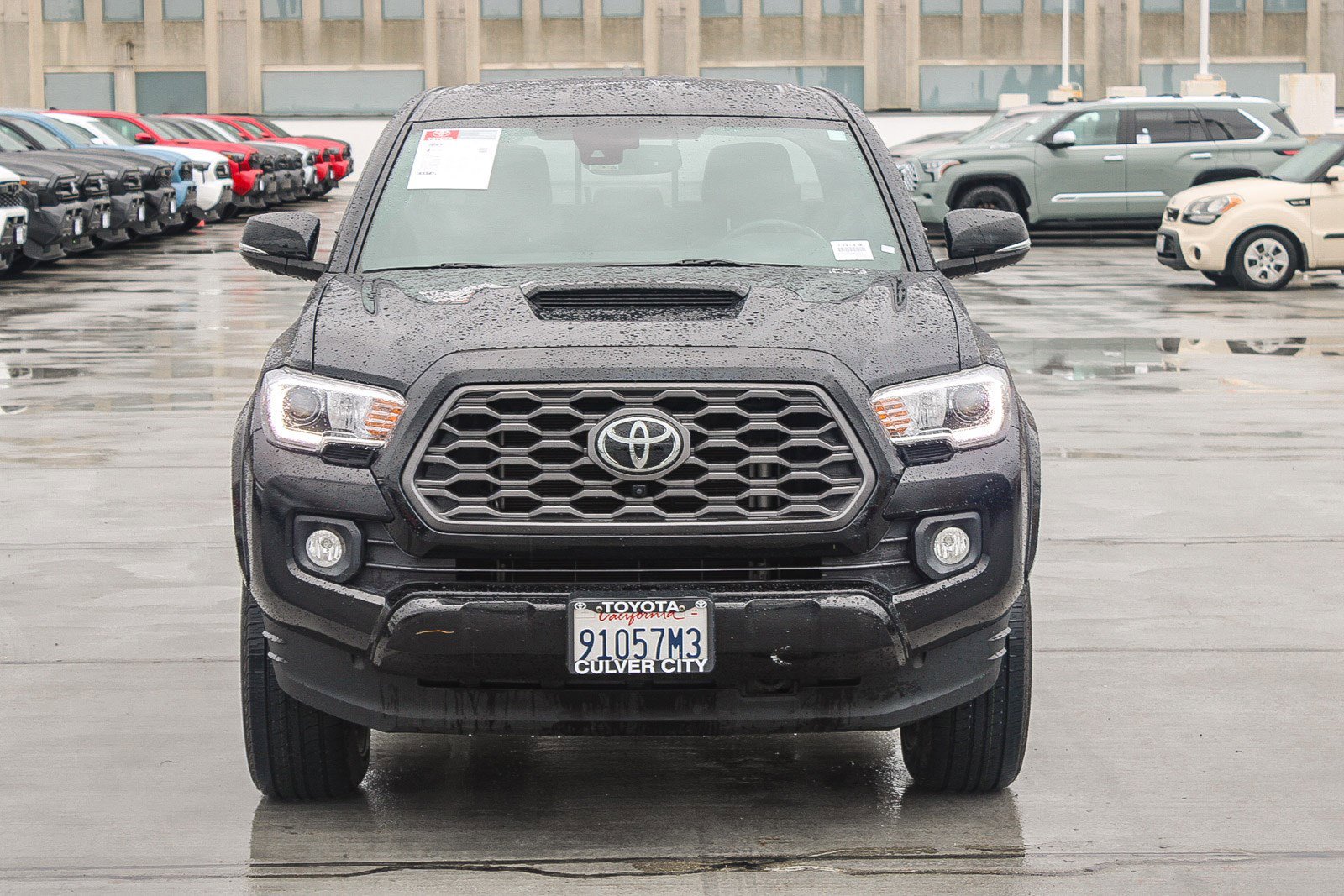 Used 2022 Toyota Tacoma TRD Sport w/ TRD Premium Sport Package image 2