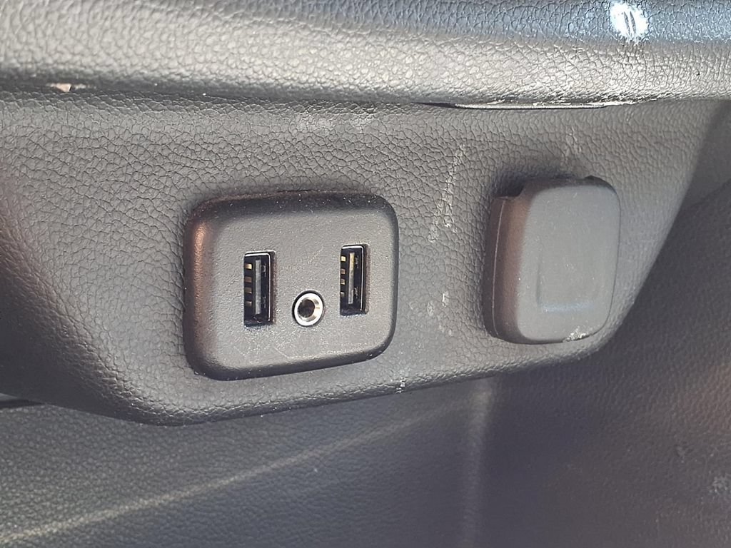 Used 2019 Chevrolet Traverse LT w/ LPO, Floor Liner Package AWD/4WD image 19