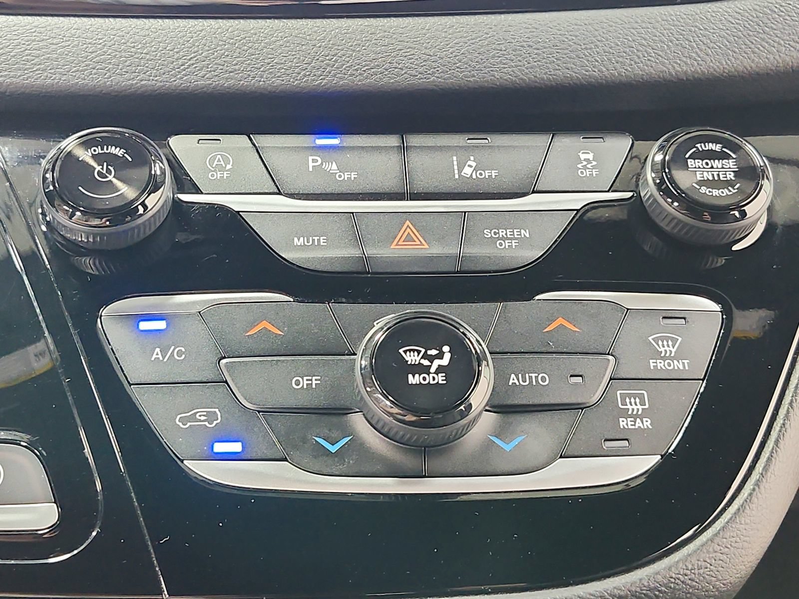 Used 2025 Chrysler Pacifica Select FWD image 35