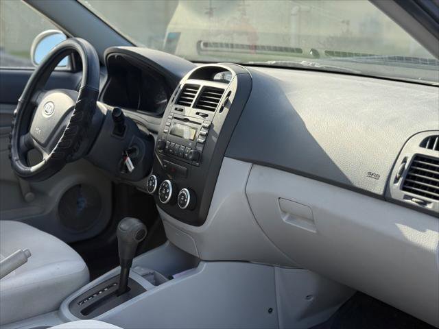 Used 2009 Kia Spectra LX FWD image 17