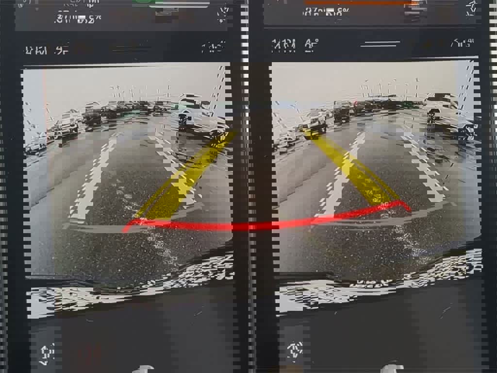 Used 2025 Volvo EX30 Plus w/ Protection Package Premier image 27