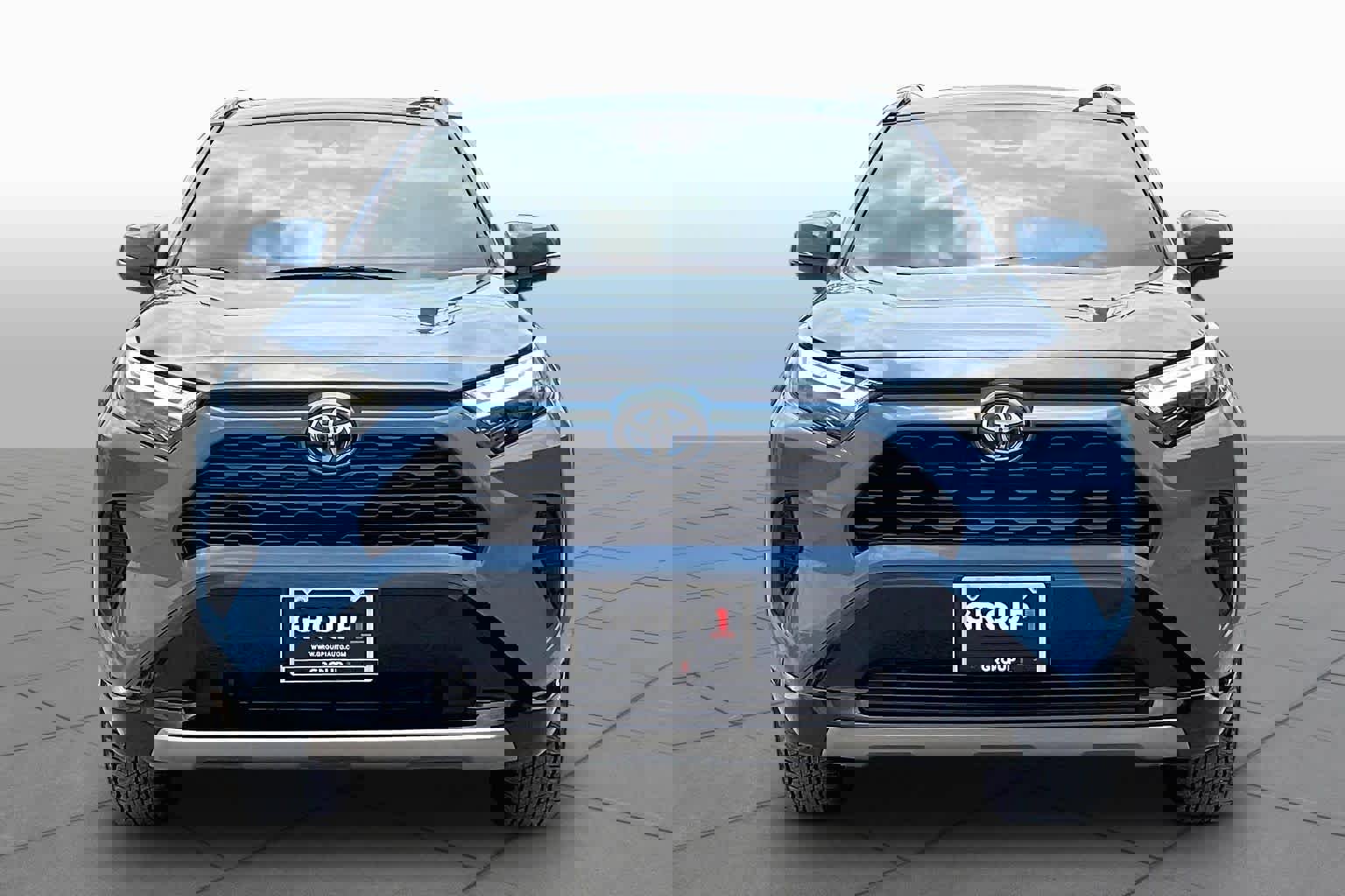 Used 2024 Toyota RAV4 SE image 4