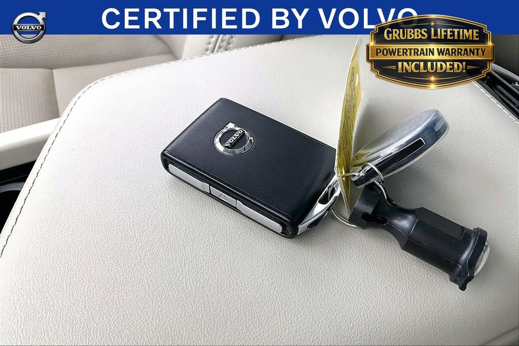 Used 2024 Volvo XC60 B5 Ultimate w/ Protection Package Premier AWD/4WD image 13