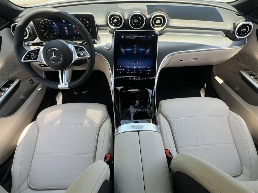 Used 2025 Mercedes-Benz C 300 4MATIC Sedan image 21