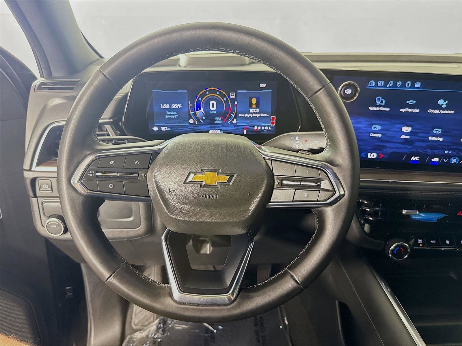 Used 2025 Chevrolet Suburban LS image 8