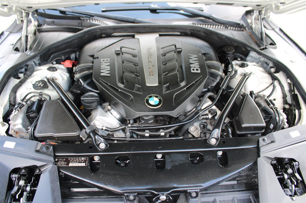 Used 2013 BMW 750Li RWD image 38