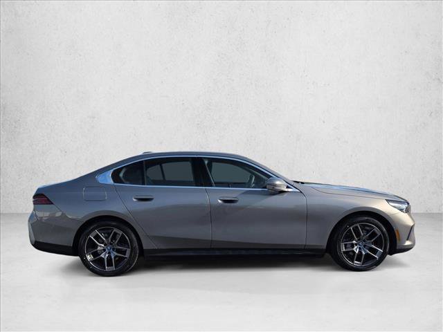 Used 2025 BMW i5 eDrive40i w/ Premium Package video 4