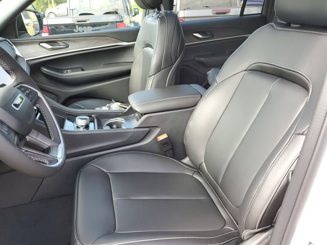 New 2025 Jeep Grand Cherokee Limited image 16