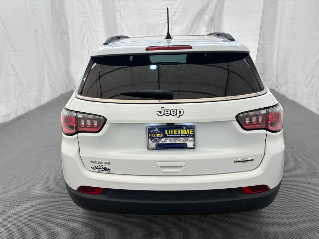 Used 2023 Jeep Compass Latitude w/ Sun and Sound Group AWD/4WD image 6