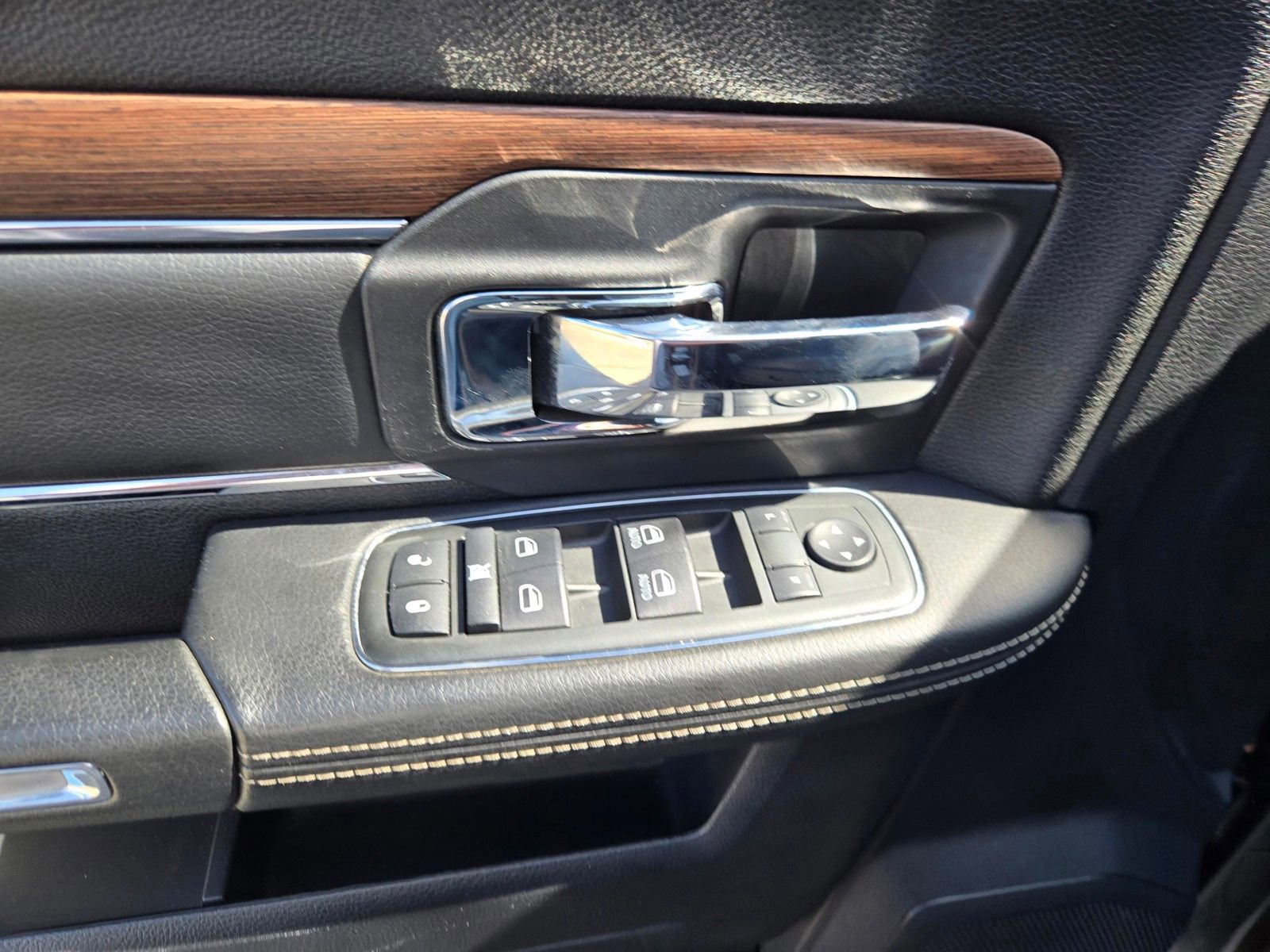 Used 2014 RAM 2500 Laramie w/ Convenience Group image 15