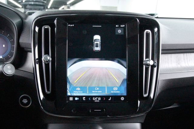 Certified 2025 Volvo XC40 B5 Core image 11