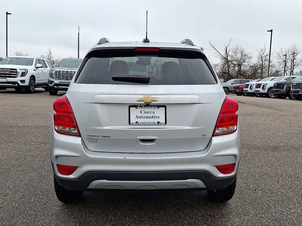 Used 2020 Chevrolet Trax LT w/ LT Convenience Package image 8