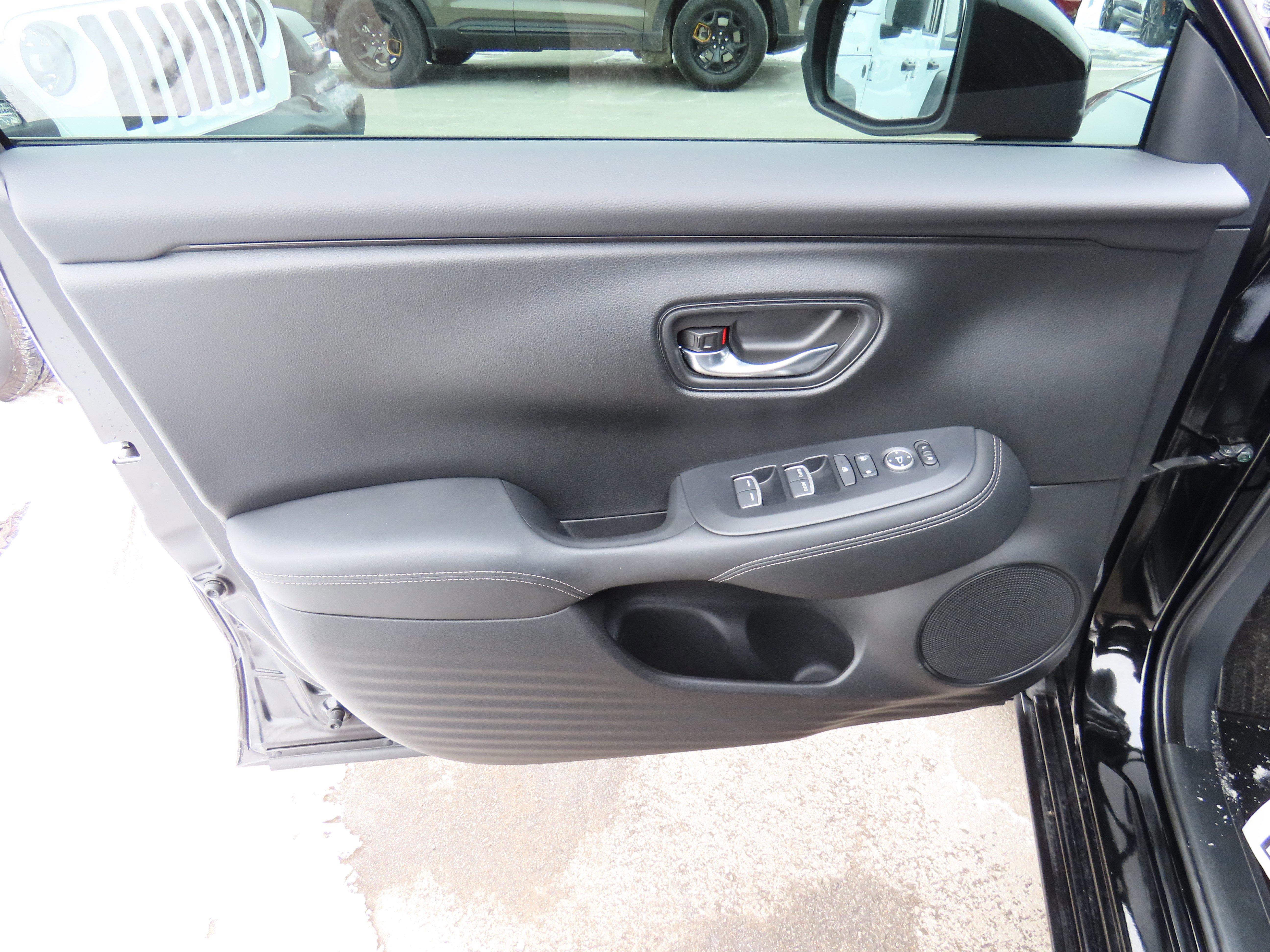 Used 2024 Honda HR-V EX-L image 21