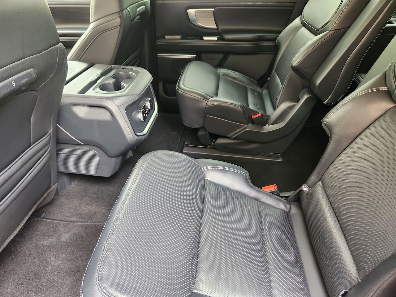 Used 2025 Ford Expedition Platinum AWD/4WD image 30