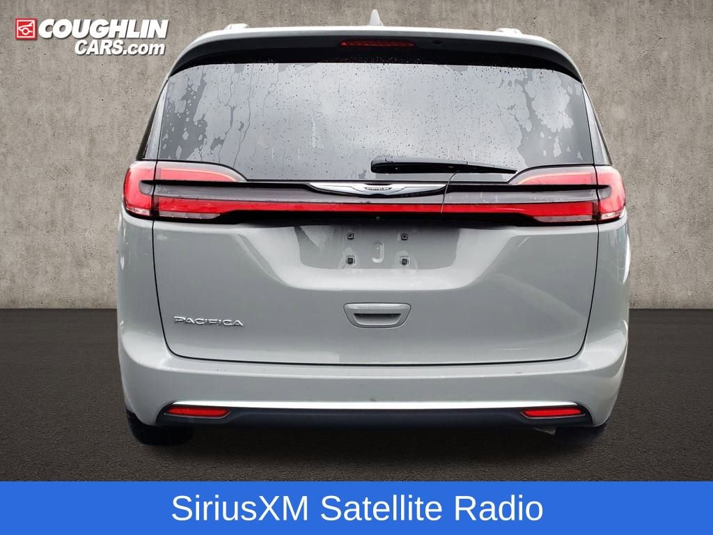 Used 2022 Chrysler Pacifica Touring-L image 7