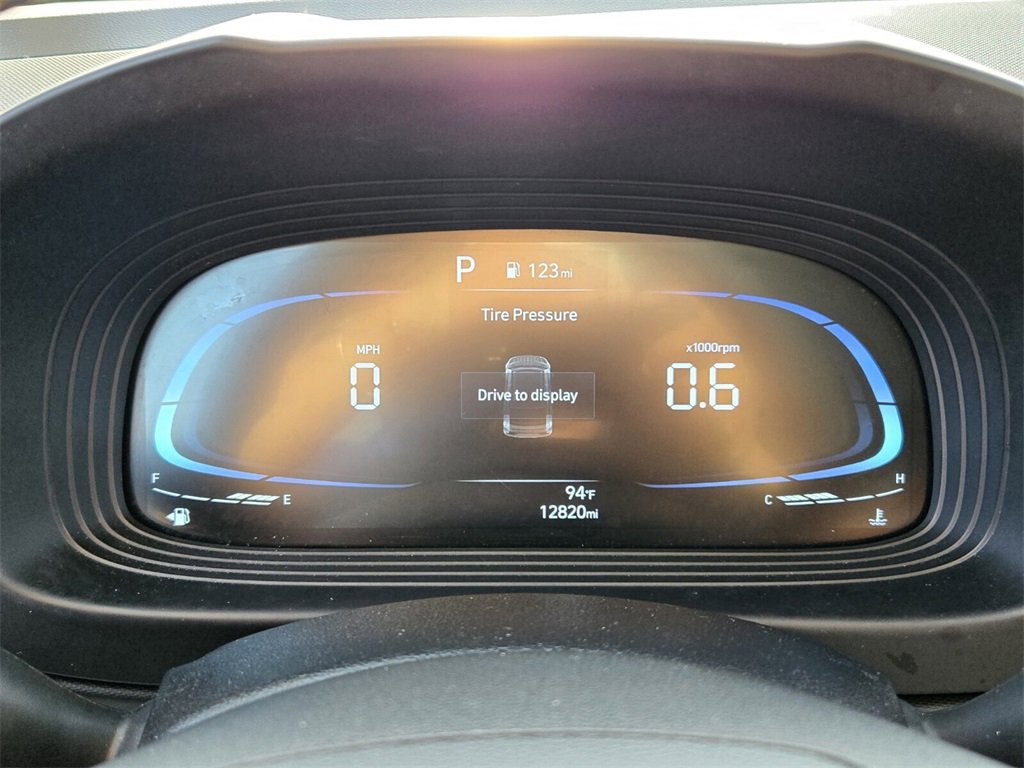 Certified 2024 Hyundai Venue SEL image 27