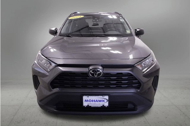 Used 2021 Toyota RAV4 LE AWD/4WD image 9