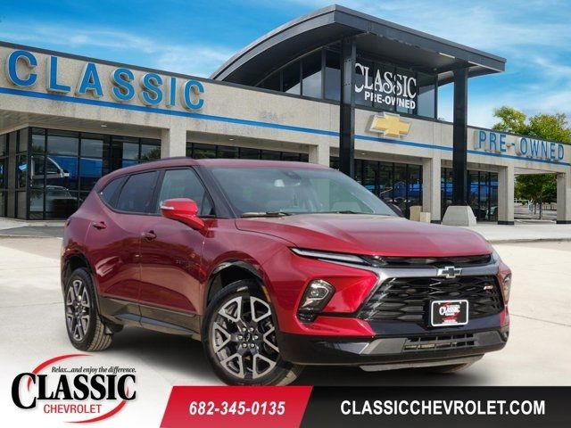 Used 2025 Chevrolet Blazer RS image 1