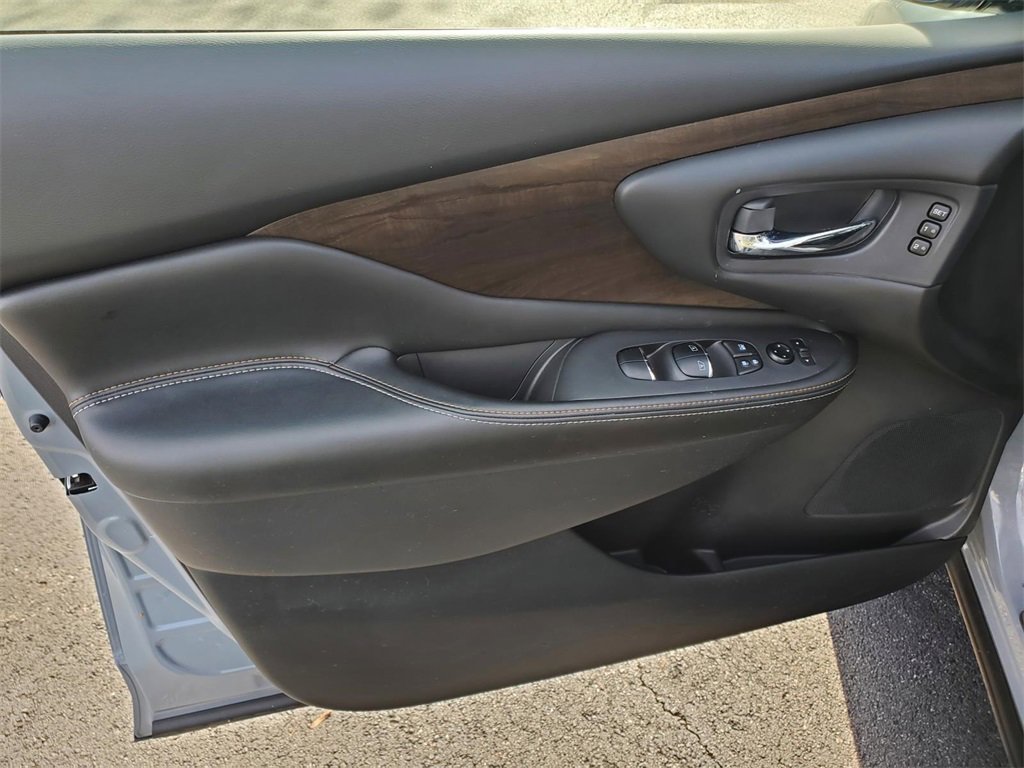 Certified 2021 Nissan Murano Platinum w/ Cargo Package image 17