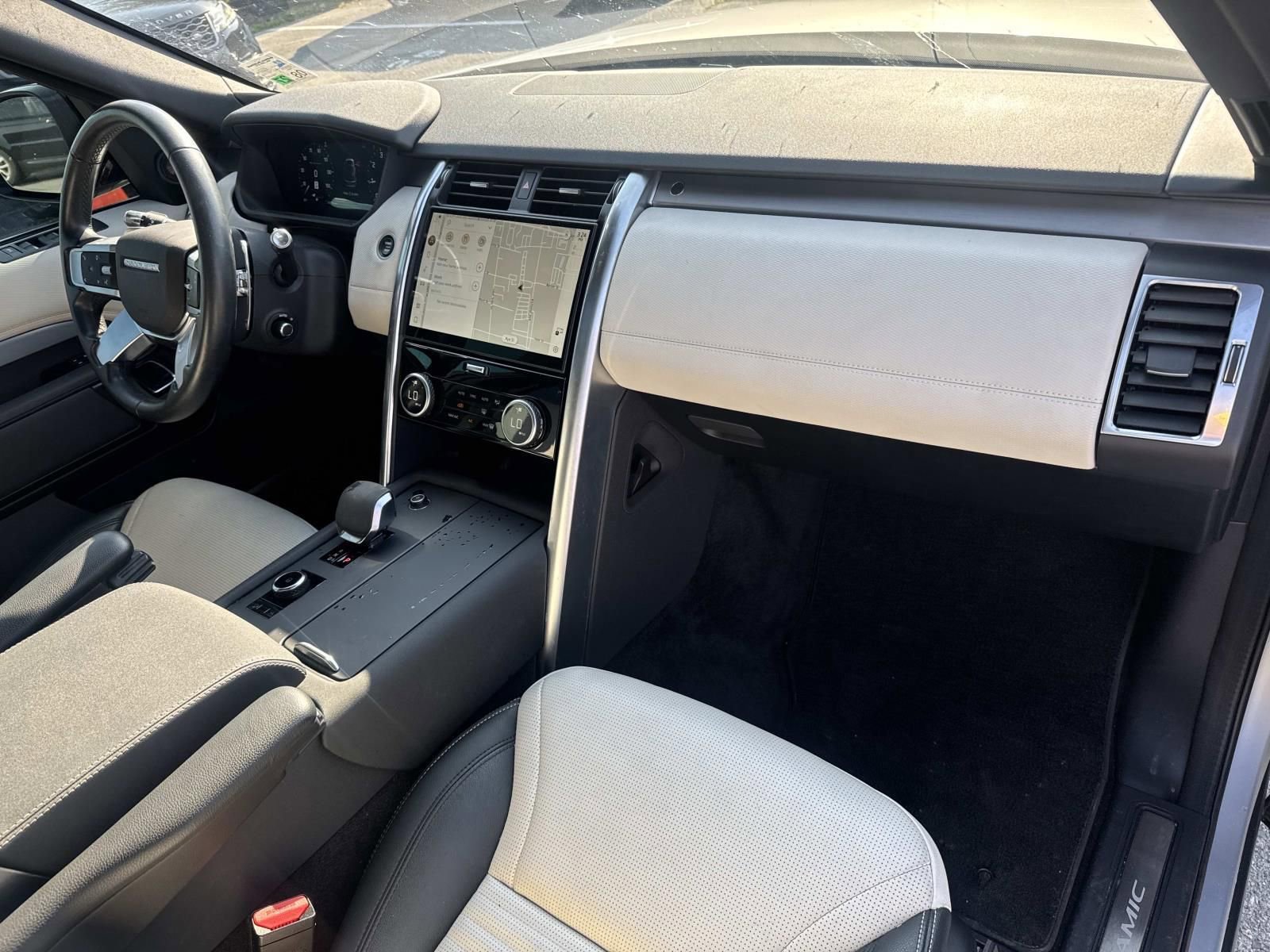 Used 2022 Land Rover Discovery S R-Dynamic image 13