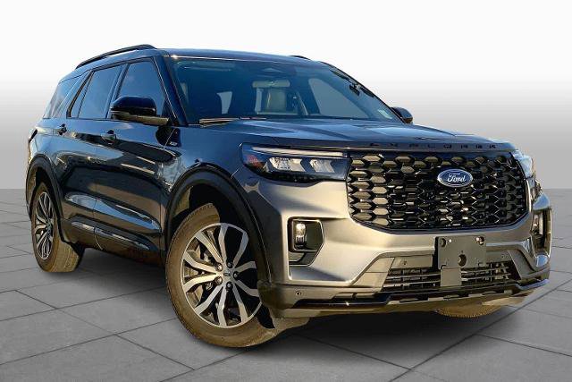 Certified 2025 Ford Explorer ST-Line image 2