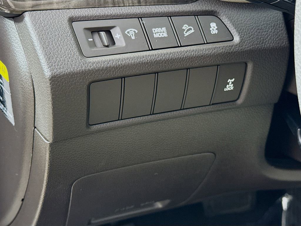 Used 2018 Hyundai Santa Fe Sport w/ 2.4L Value Package 02 AWD/4WD image 12