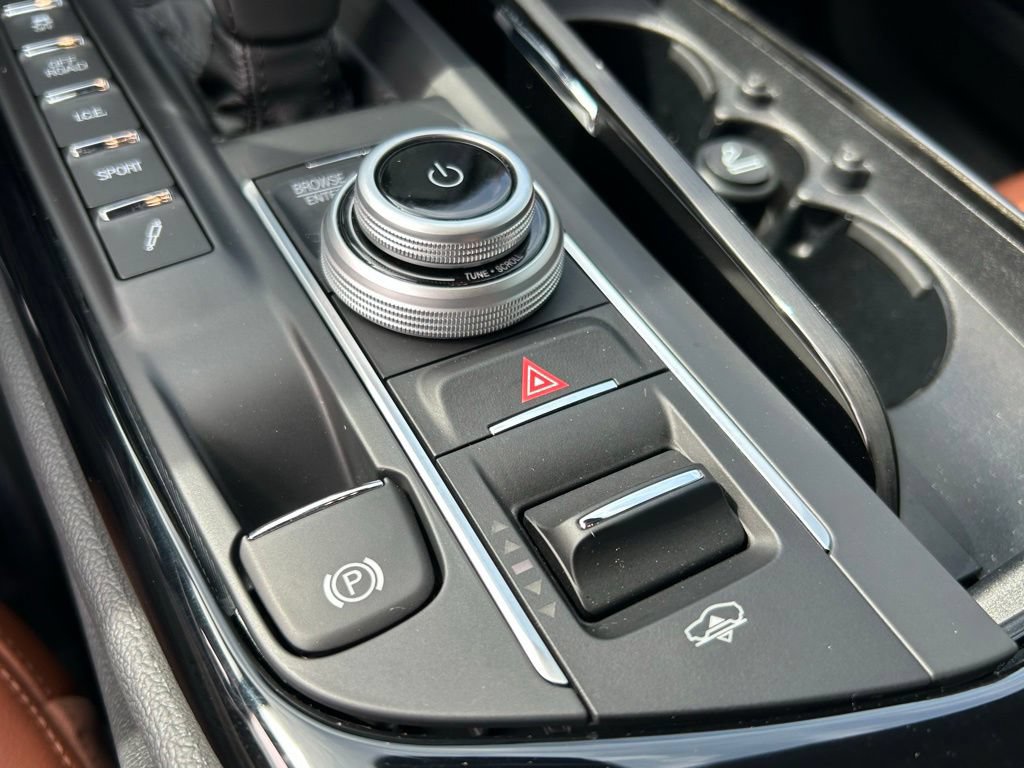 Used 2023 Maserati Levante GT AWD/4WD image 41