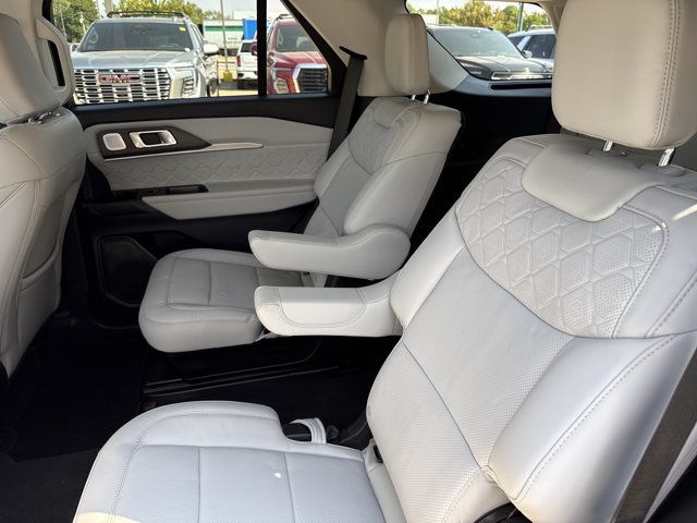 Used 2026 Ford Explorer Platinum w/ LUX Leather Package AWD/4WD image 6