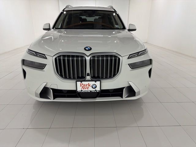Used 2026 BMW X7 xDrive40i w/ Premium Package image 8