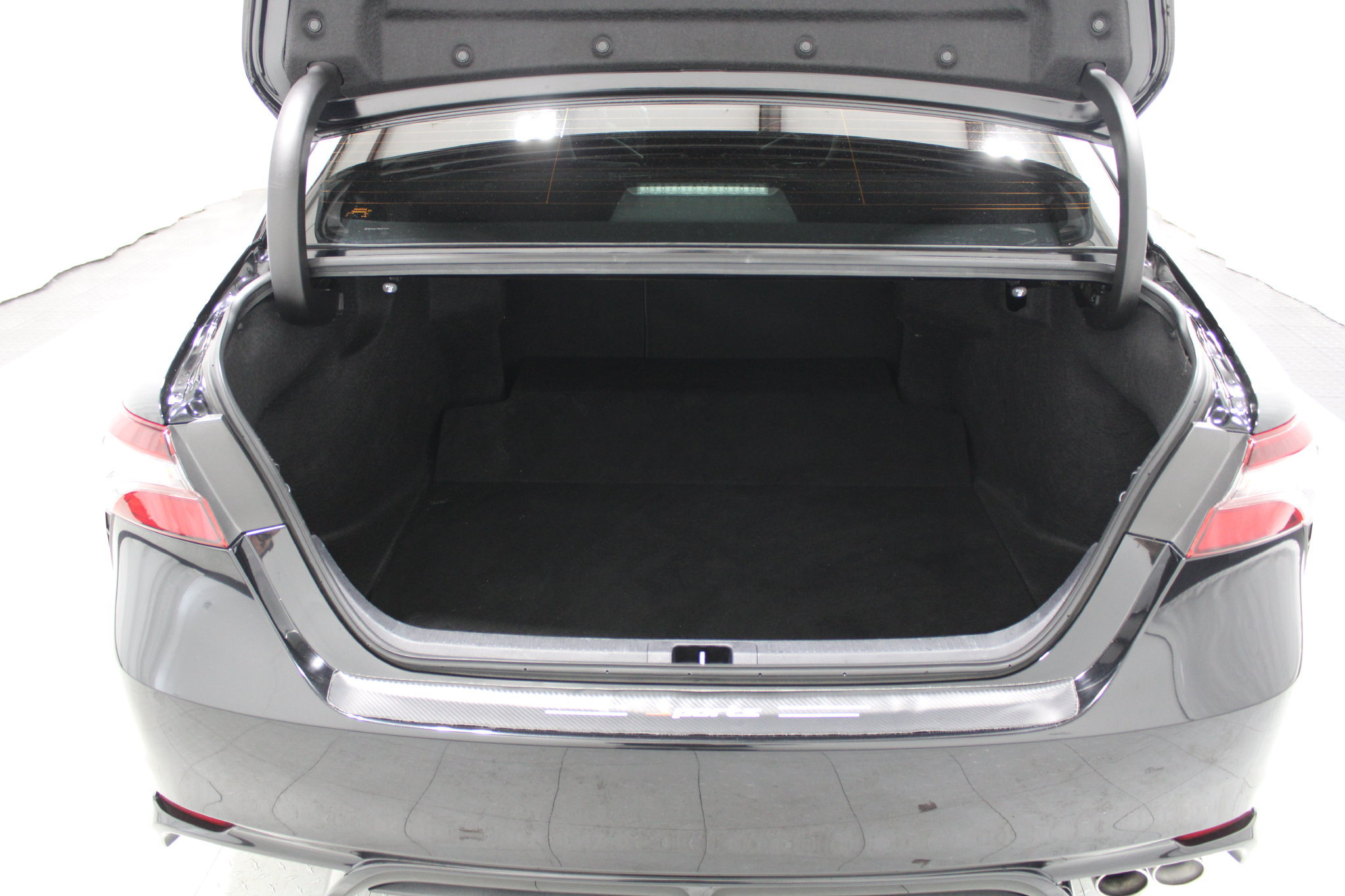 Used 2024 Toyota Camry SE FWD image 19