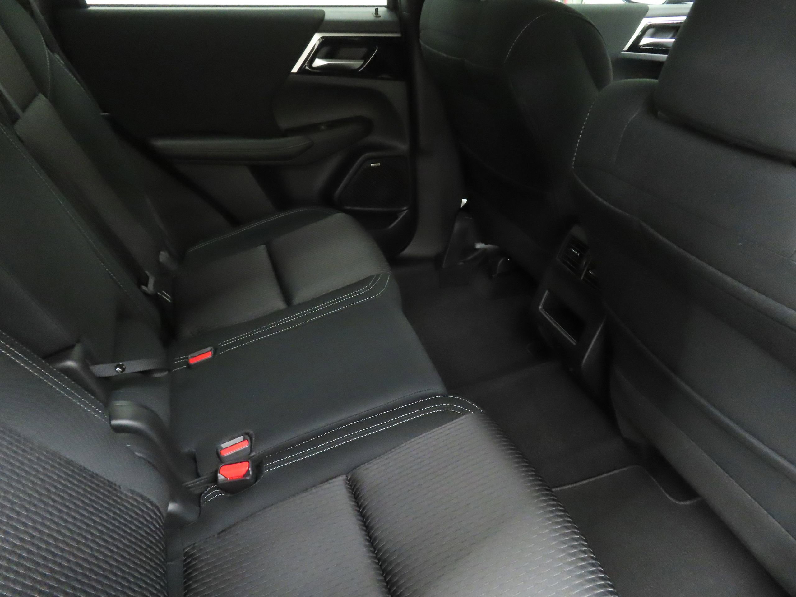 New 2026 Mitsubishi Outlander ES image 22