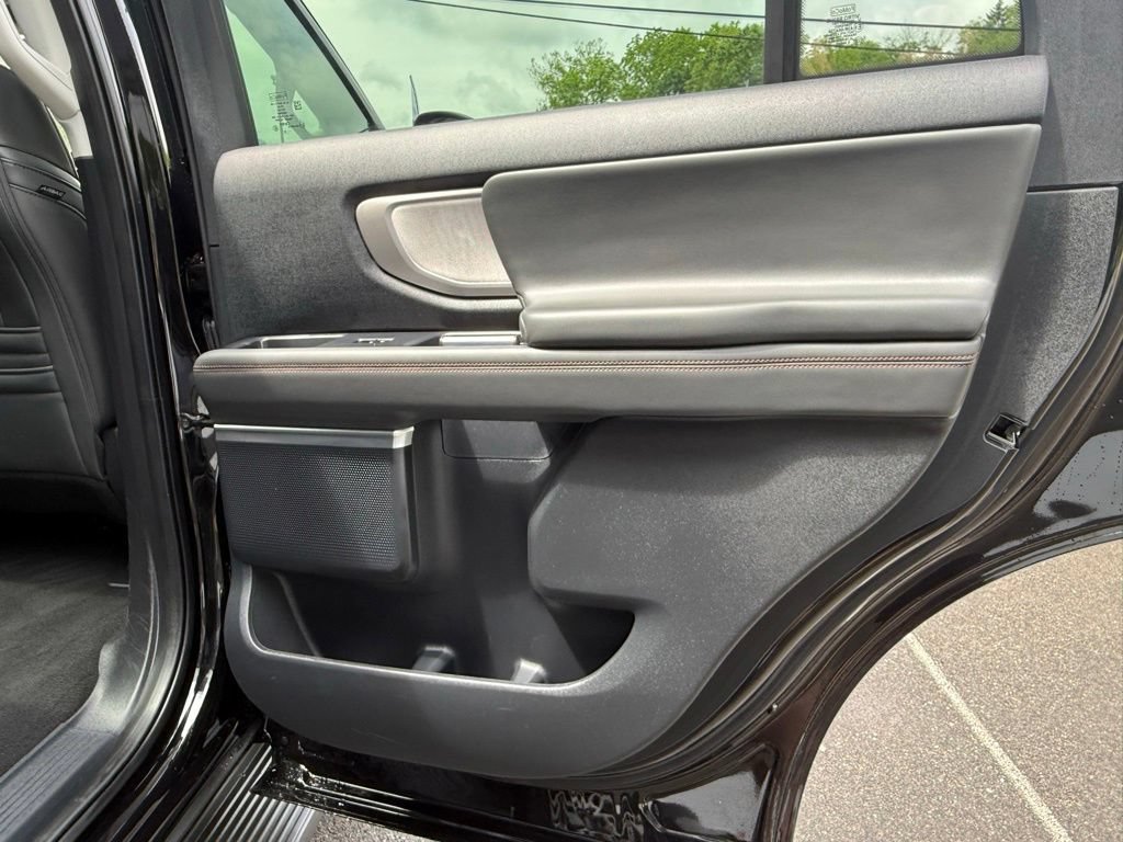 Used 2025 Ford Expedition Active AWD/4WD image 24