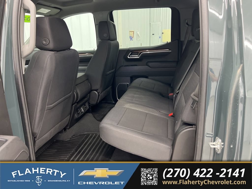 Used 2025 Chevrolet Silverado 1500 LT AWD/4WD image 11
