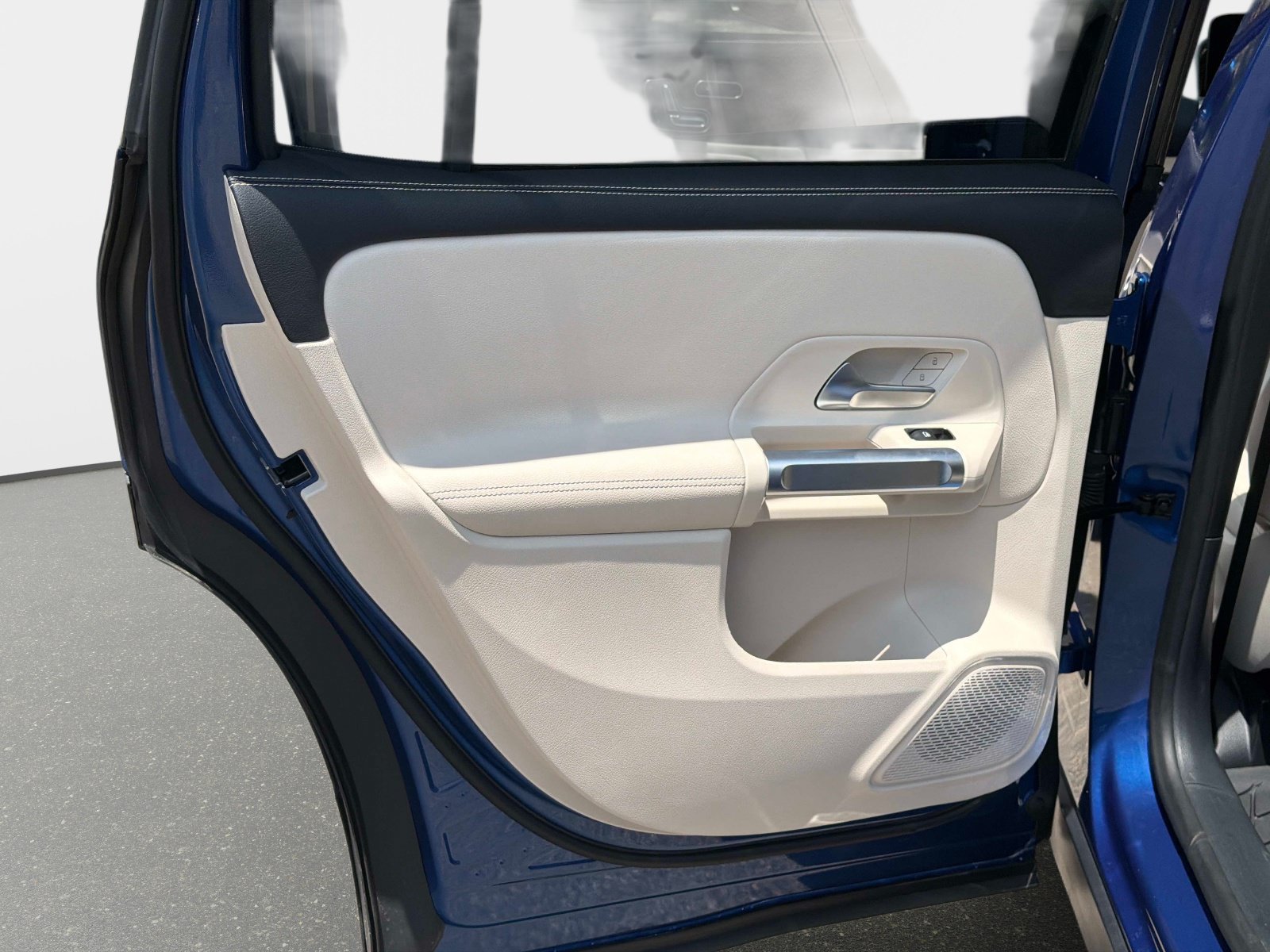 Certified 2024 Mercedes-Benz GLB 250 image 12