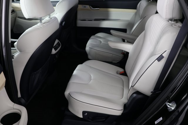 Used 2023 Hyundai Palisade Limited w/ Cargo Package image 21