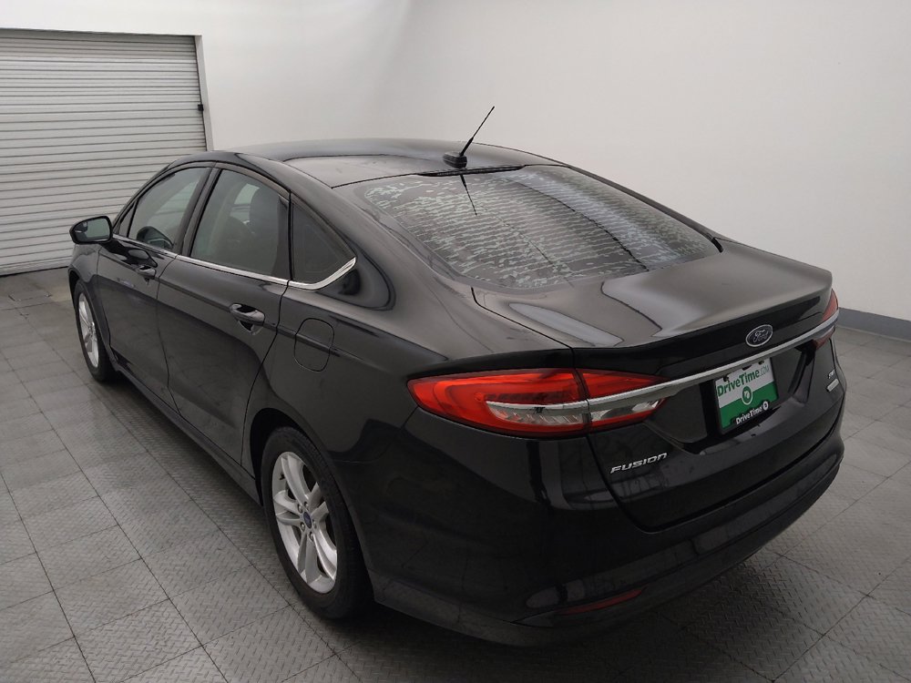 Used 2018 Ford Fusion SE w/ Fusion SE Technology Package FWD image 5