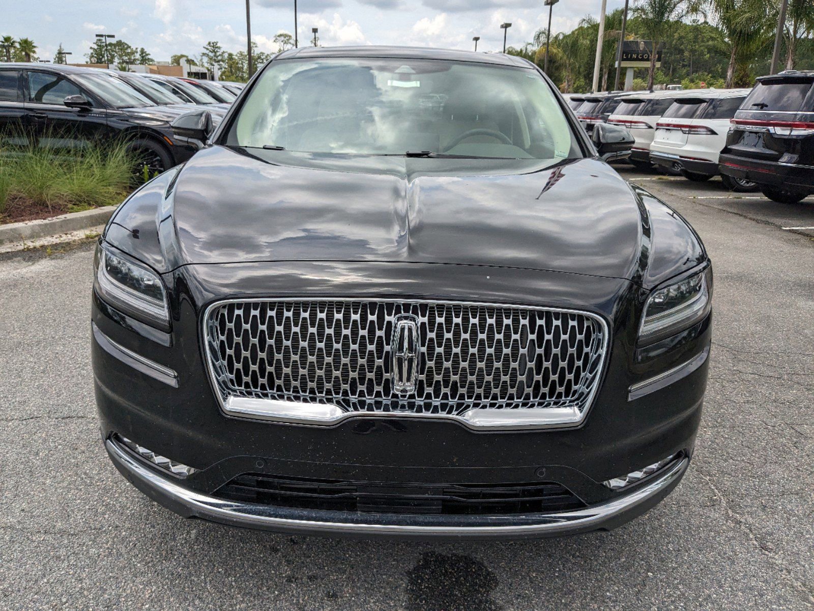 Certified 2023 Lincoln Nautilus Reserve w/ Equipment Group 202A image 9