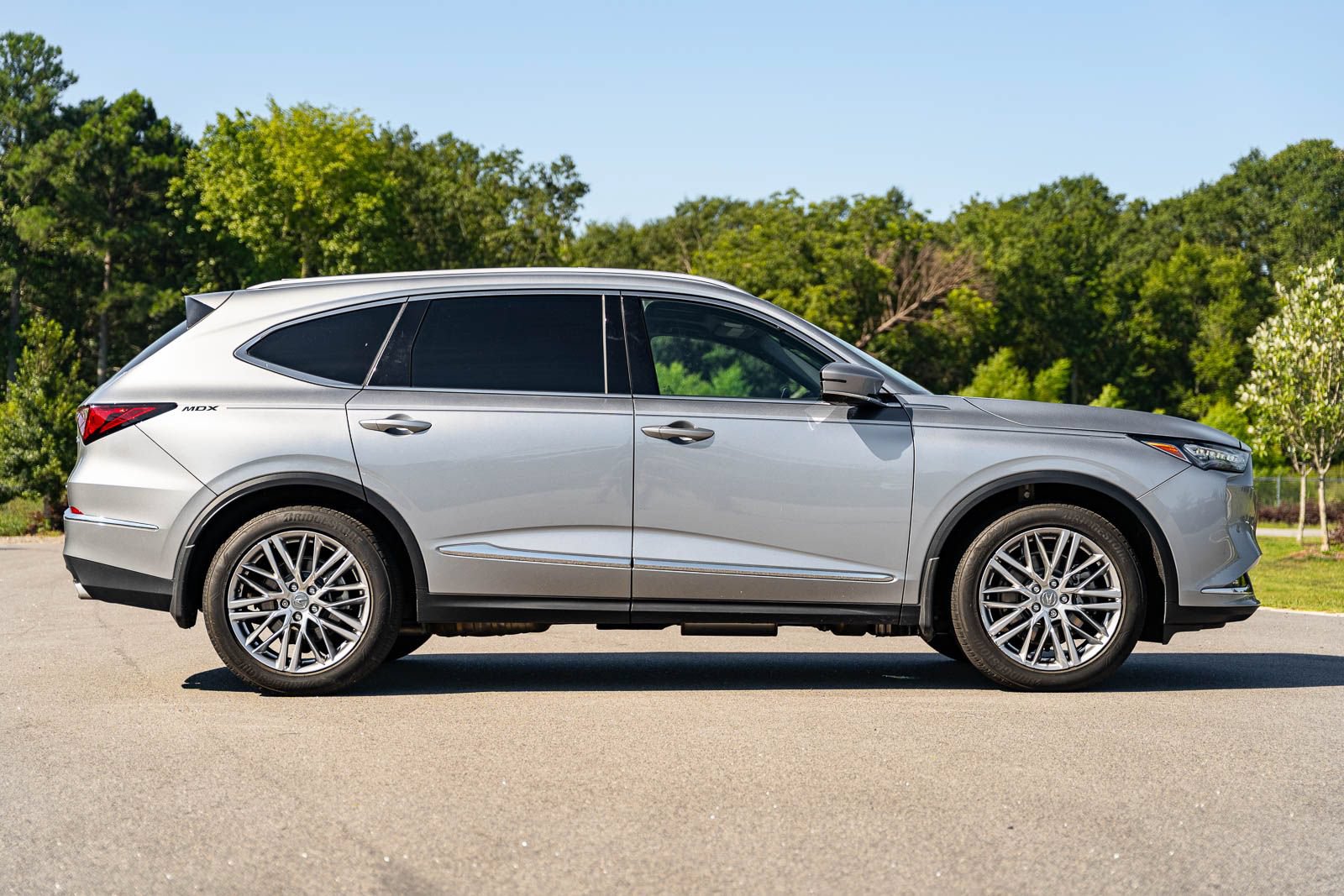 Used 2023 Acura MDX SH-AWD w/ Advance Package image 8