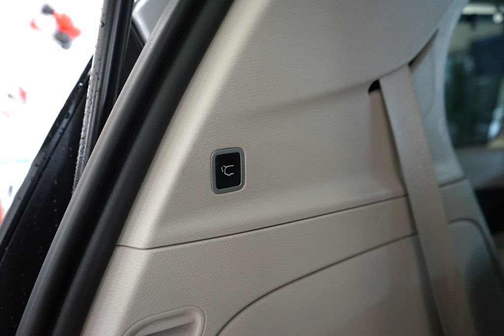 Used 2021 Chrysler Pacifica Touring-L w/ Uconnect Theater Family Group AWD/4WD image 57