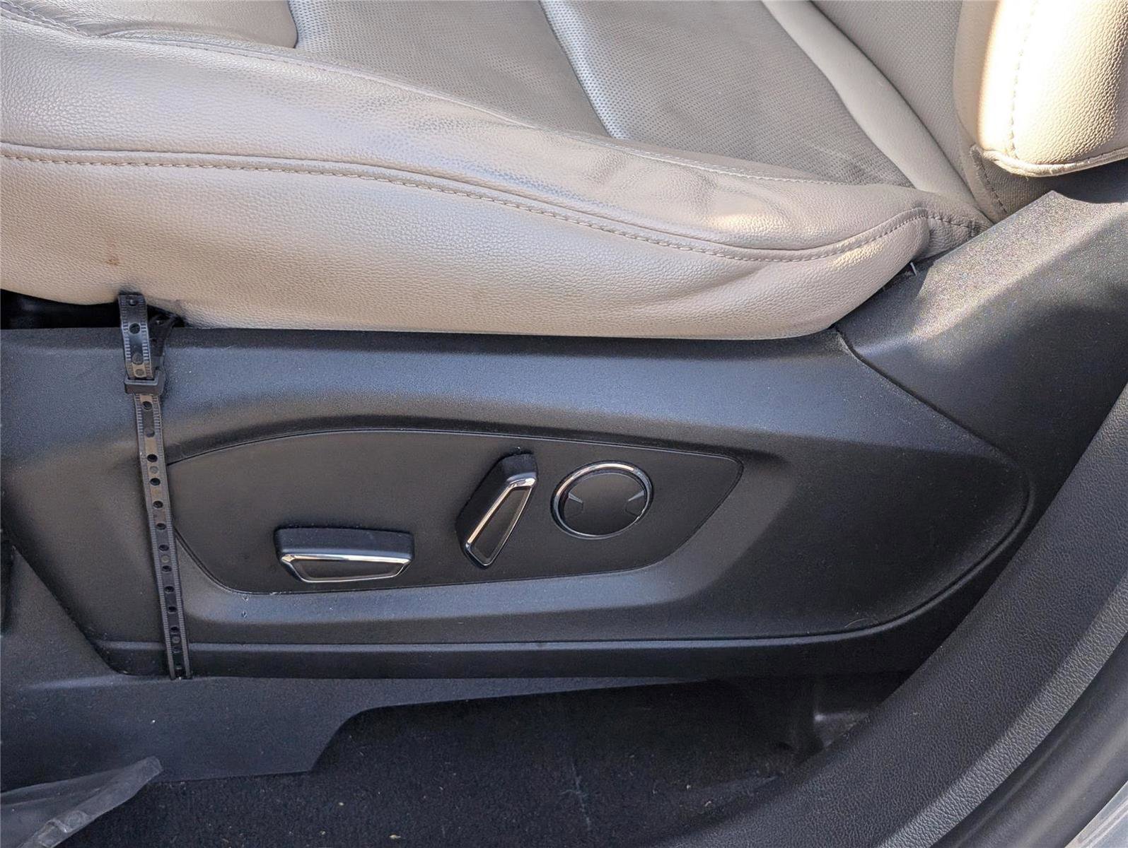 Used 2020 Ford Explorer Limited image 11