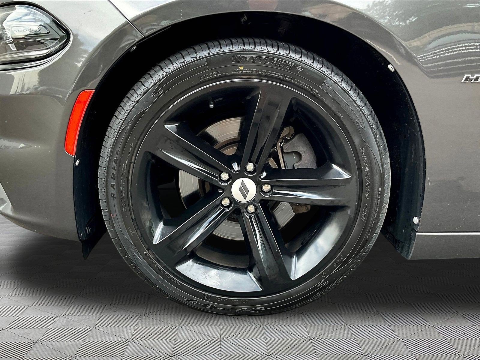 Used 2018 Dodge Charger R/T RWD image 33