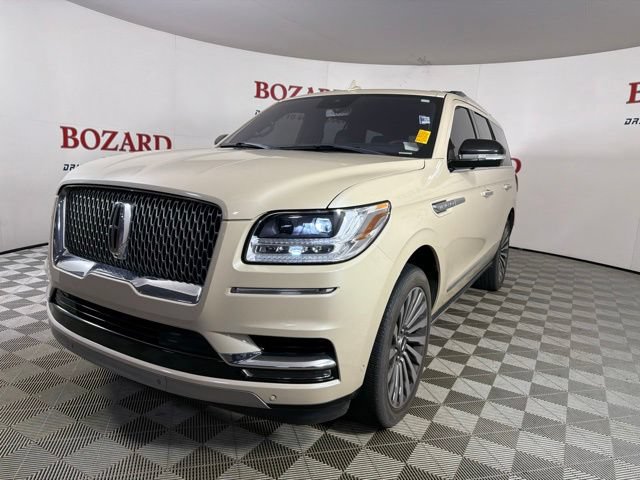 Used 2018 Lincoln Navigator Reserve w/ Technology Package AWD/4WD image 4