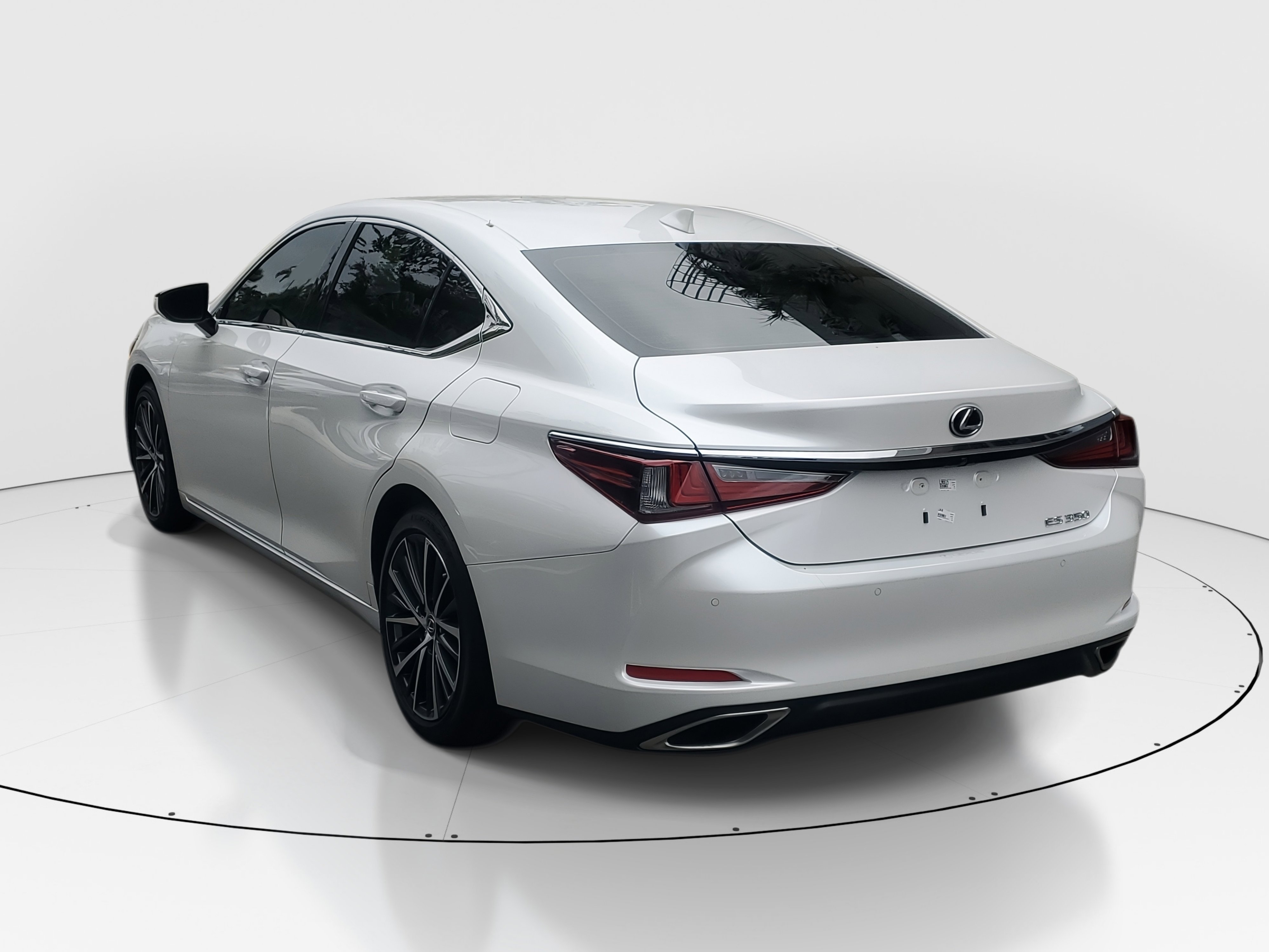 Used 2024 Lexus ES 350 w/ Premium Package image 5
