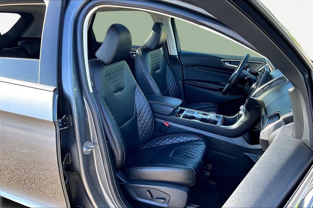 Certified 2023 Ford Edge Titanium w/ Cargo Accessory Package AWD/4WD image 7