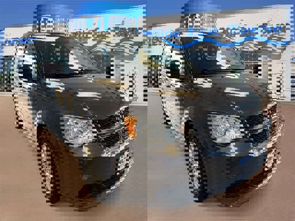 Used 2015 Dodge Grand Caravan SXT w/ UConnect Hands-Free Group image 2