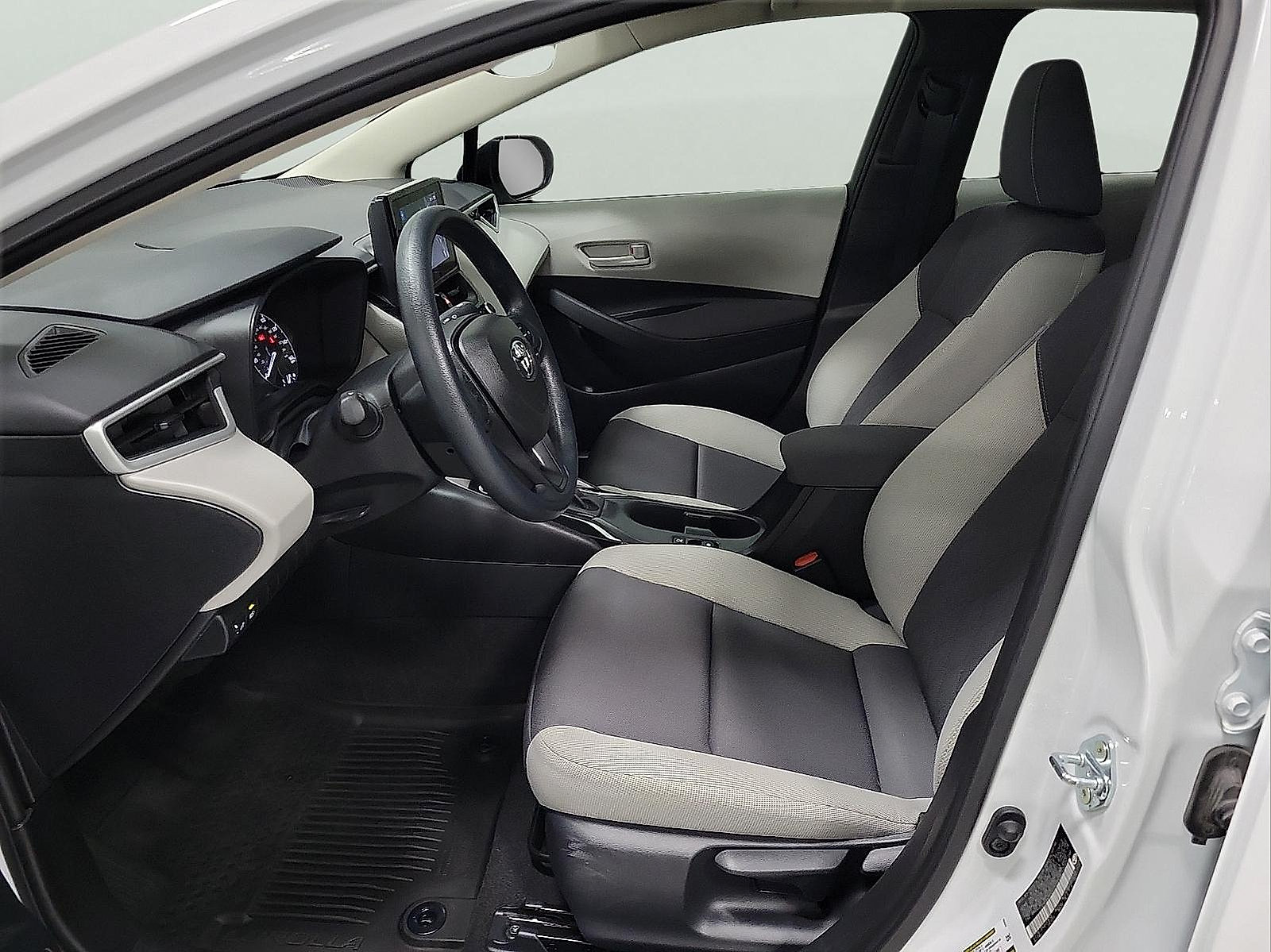 Certified 2025 Toyota Corolla LE w/ LE Premium Package FWD image 10