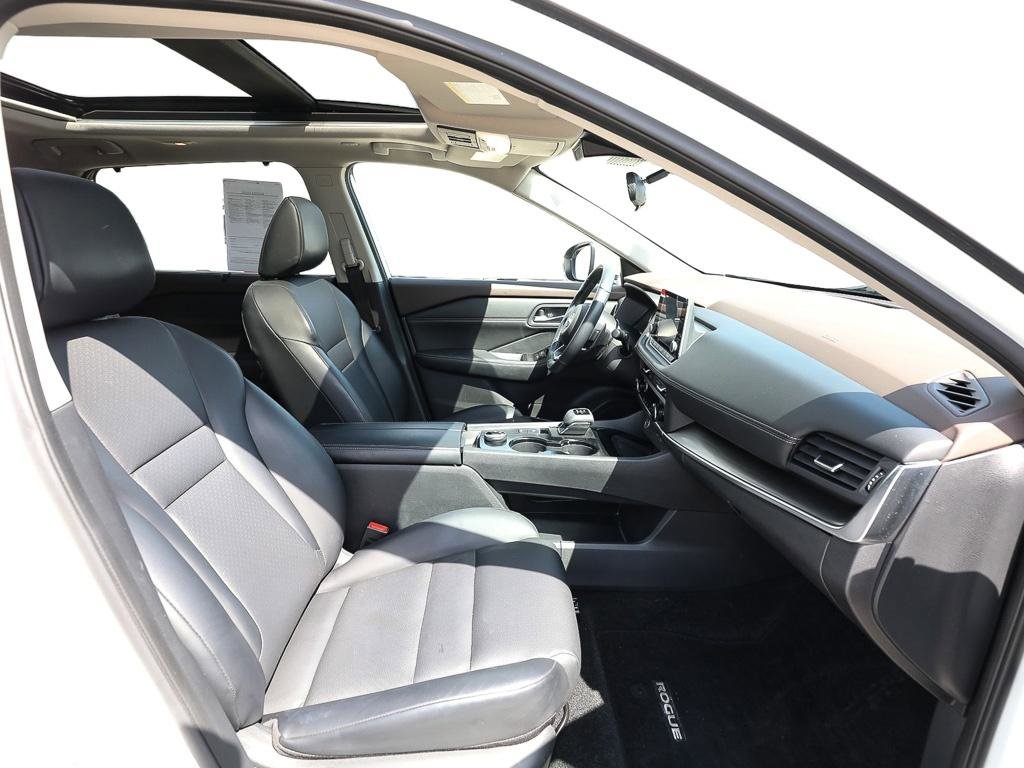 Used 2023 Nissan Rogue SV w/ SV Premium B Package image 21