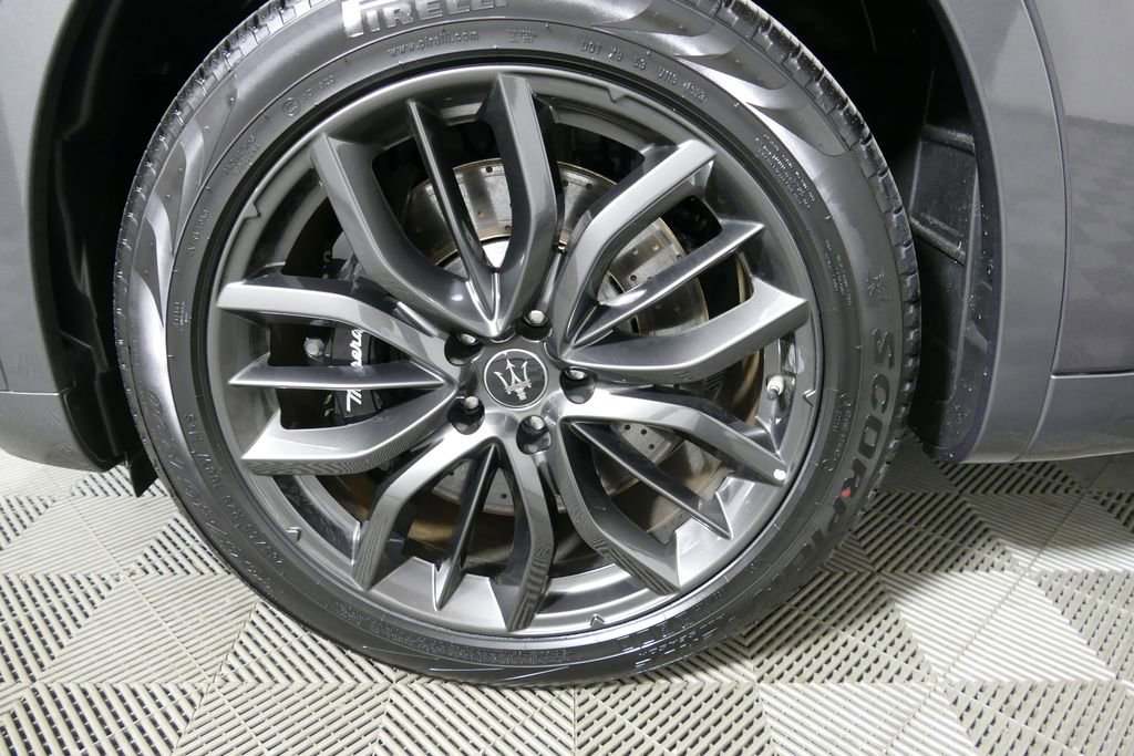 Used 2024 Maserati Levante GT Ultima AWD/4WD image 23