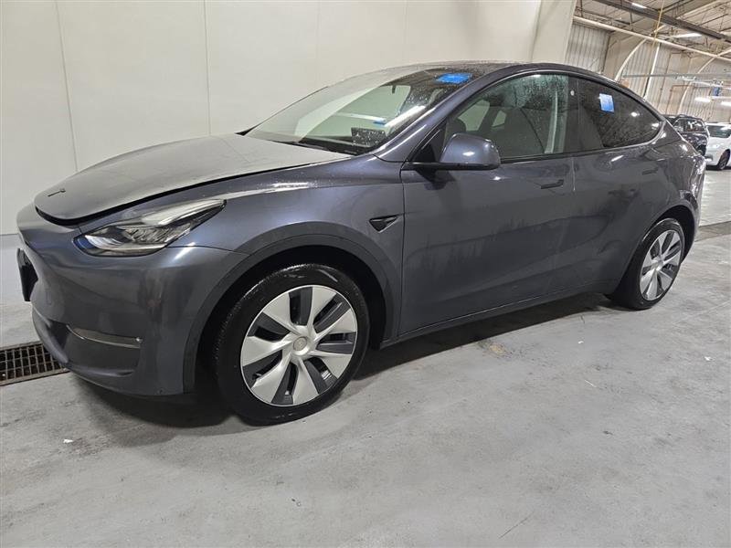 Used 2022 Tesla Model Y Long Range AWD/4WD image 3